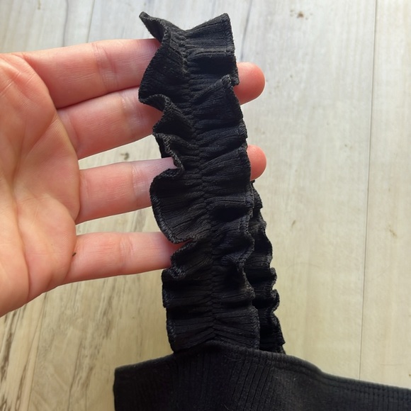 Aritzia Sunday Best Ruffle strap thong bodysuit size Med - Picture 2 of 4